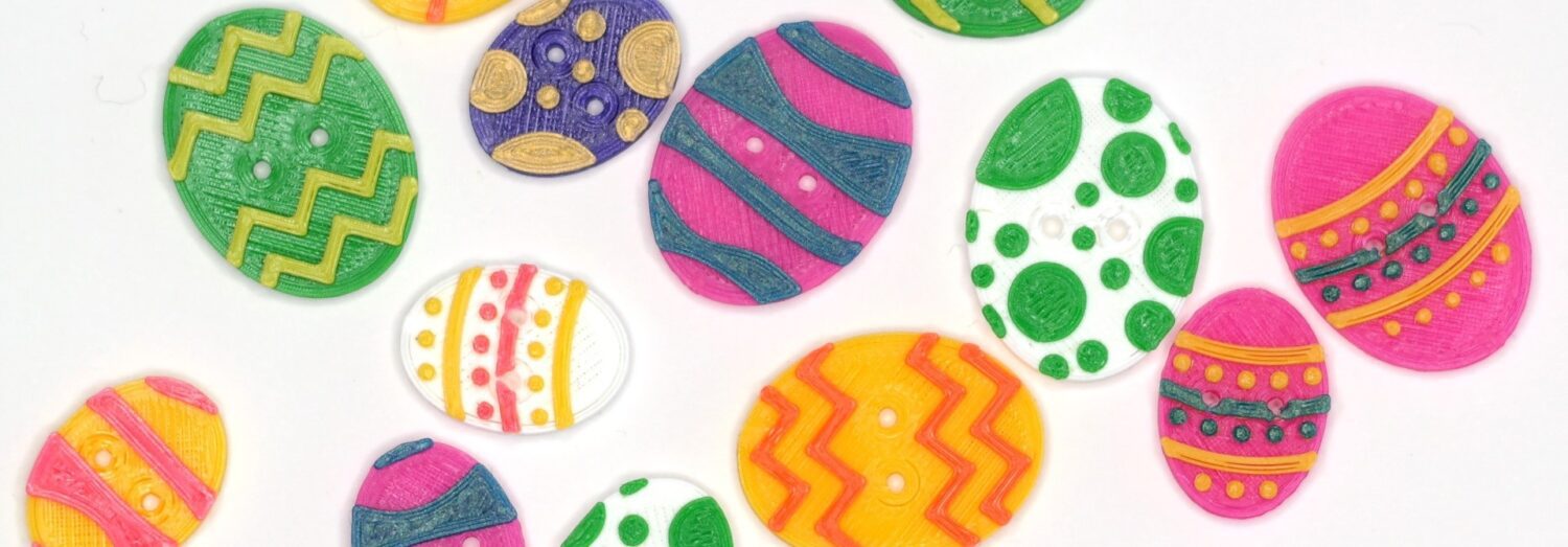 Påskeeggknapper i alle mulige farger og fasonger